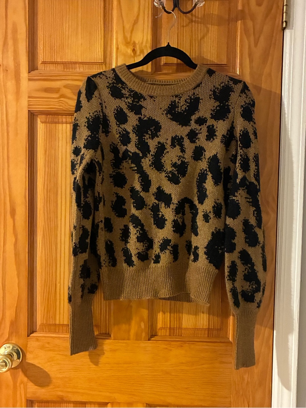 Vero Moda Leopard Print Crewneck Sweater in Brown and Black